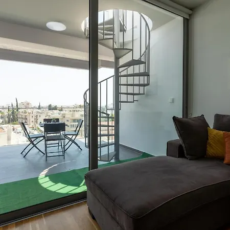 Jay's Penthouse 2-br W/ Terrace In شقة