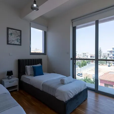 Jay's Penthouse 2-br W/ Terrace In דירה *