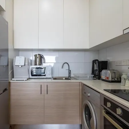 Jay's Penthouse 2-br W/ Terrace In