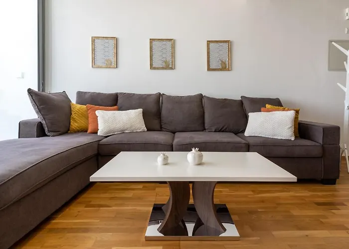 Jay's Penthouse 2-br W/ Terrace In * Λάρνακα