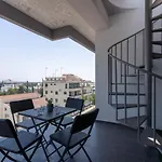 Daire Jay's Penthouse 2-br W/ Terrace In Larnaca