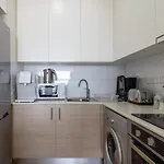 Jay's Penthouse 2-br W/ Terrace In