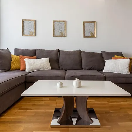 Jay's Penthouse 2-br W/ Terrace In * Ларнака