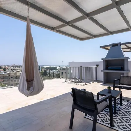 Jay's Penthouse 2-br W/ Terrace In * Λάρνακα