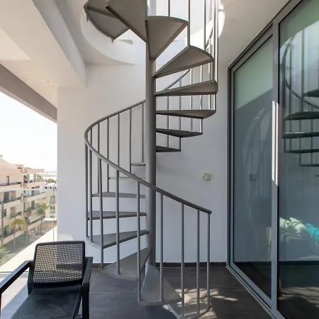 Jay's Penthouse 2-br & Rooftop Terrace In Lejlighed