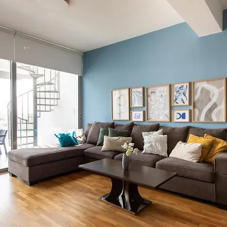 Jay's Penthouse 2-br & Rooftop Terrace In Lejlighed