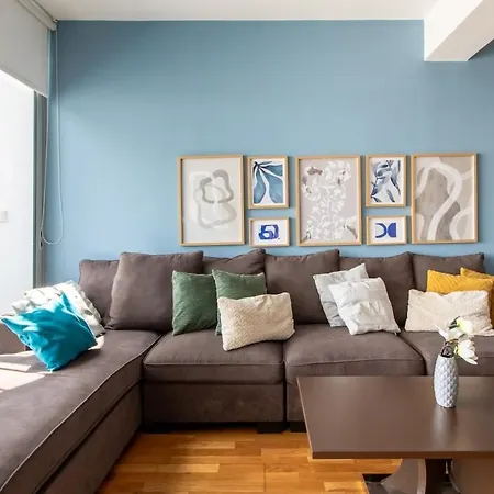 Jay's Penthouse 2-br & Rooftop Terrace In