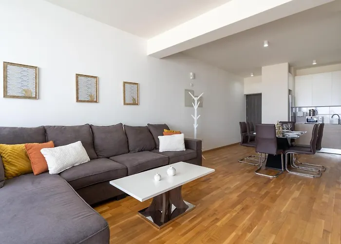 Apartment Jay's Penthouse 2-br W/ Terrace In Larnaka