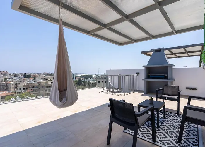 Jay's Penthouse 2-br W/ Terrace In * Ларнака