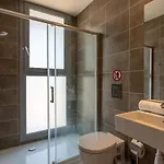 Jay's Penthouse 2-br W/ Terrace In Apartamento