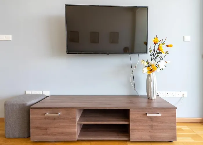 Jay's Penthouse 2-br W/ Terrace In *